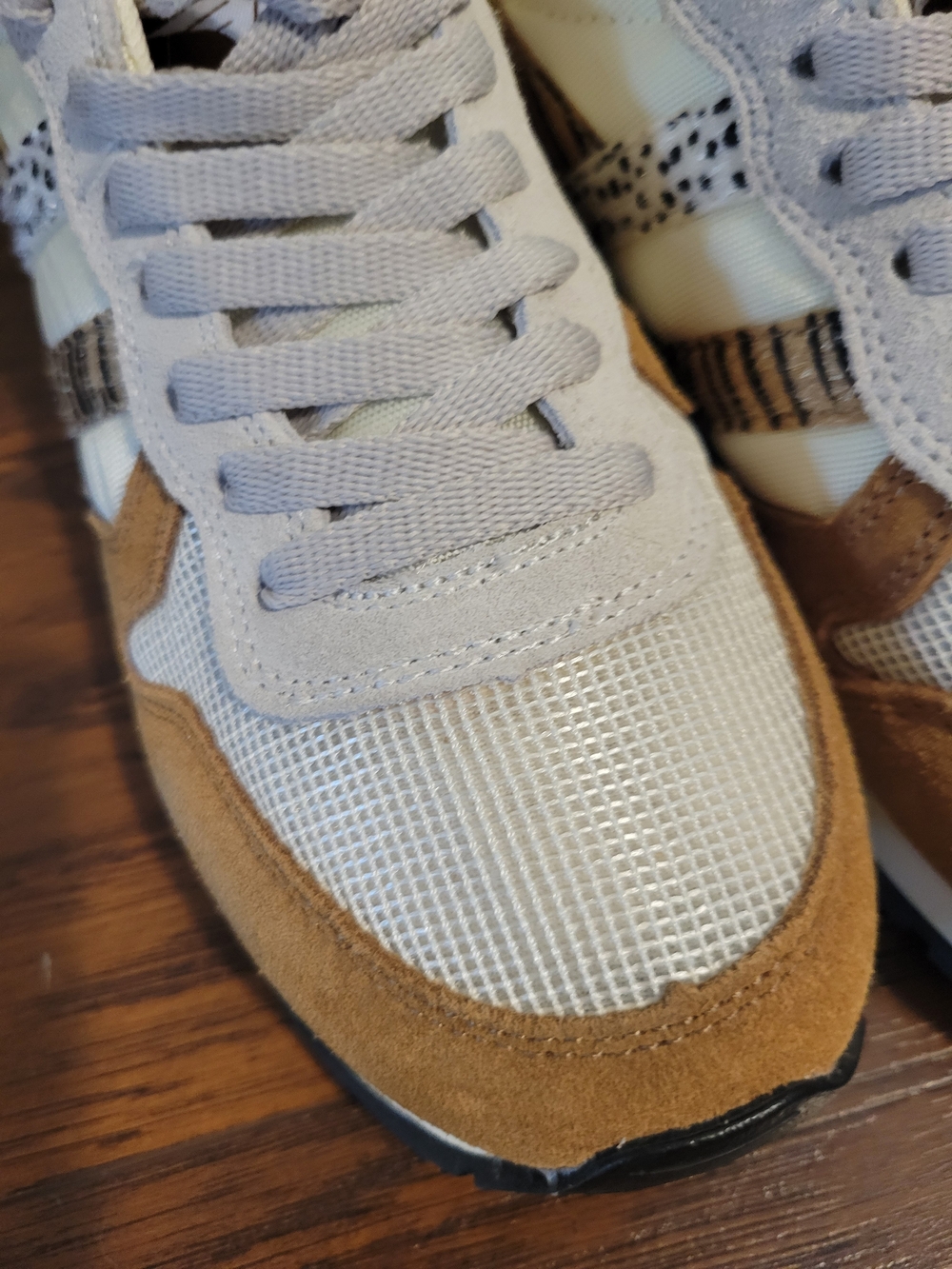 Gola Women’s Cream & Tan Sneakers with Animal-Print Accents - Picture 5 of 13
